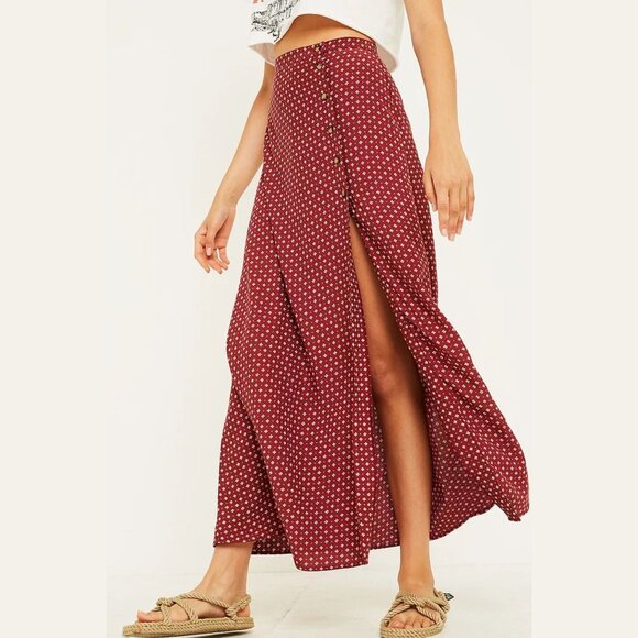 Urban Outfitters Red Printed Side-Button Maxi Skirt Size Large 26999 - Picture 2 of 12